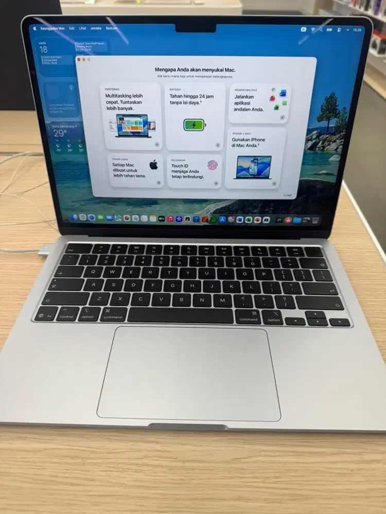 MacBook Air M5. 256gb New. Garansi resmi. Bisa cicilan tanpa CC. iBox