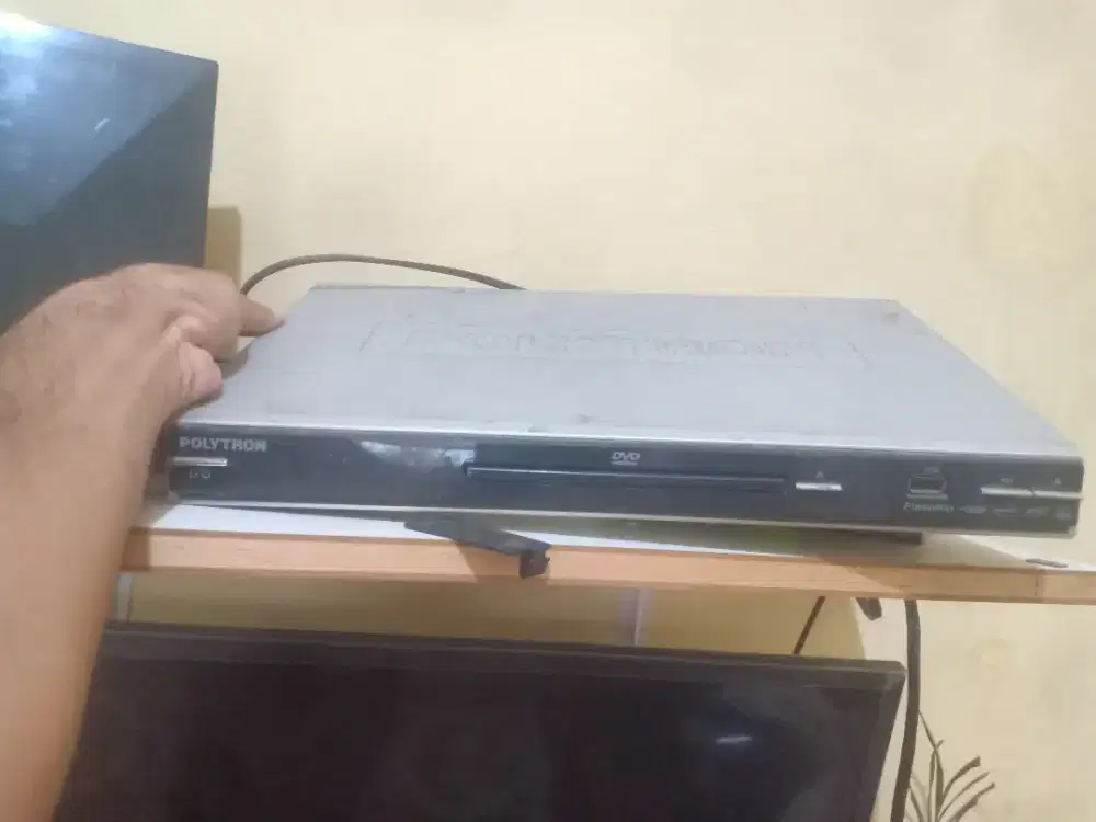 DVD Polytron normal bagus