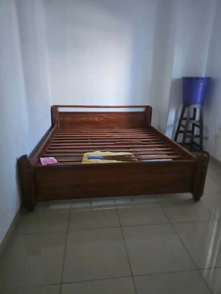 Home Sale Garage