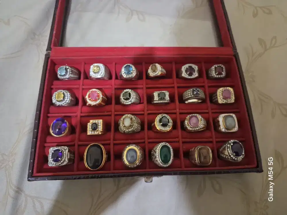 NATURAL SAFIR, RUBY, BULU MACAN.