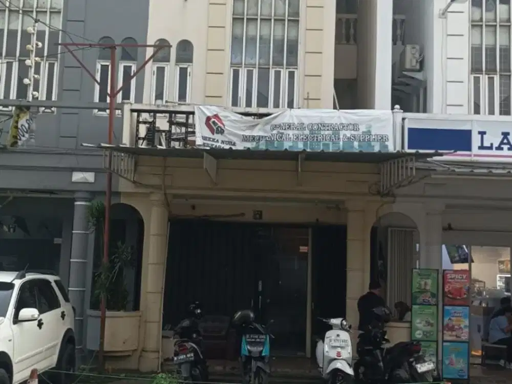 Di Jual Lelang Ruko 3 Lantai di Komplek Ruko Horison Grand Serpong, Blok B, Kelurahan Panunggangan Utara, Kecamatan Pinang, Kota Tangerang