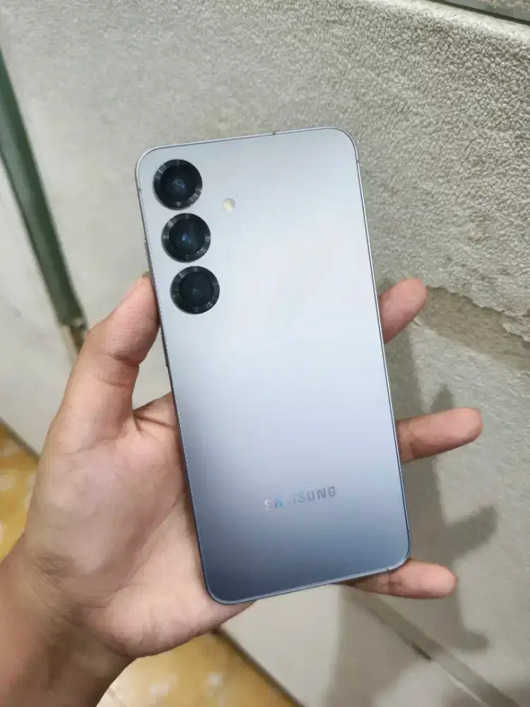 samsung galaxy S25 12/512gb