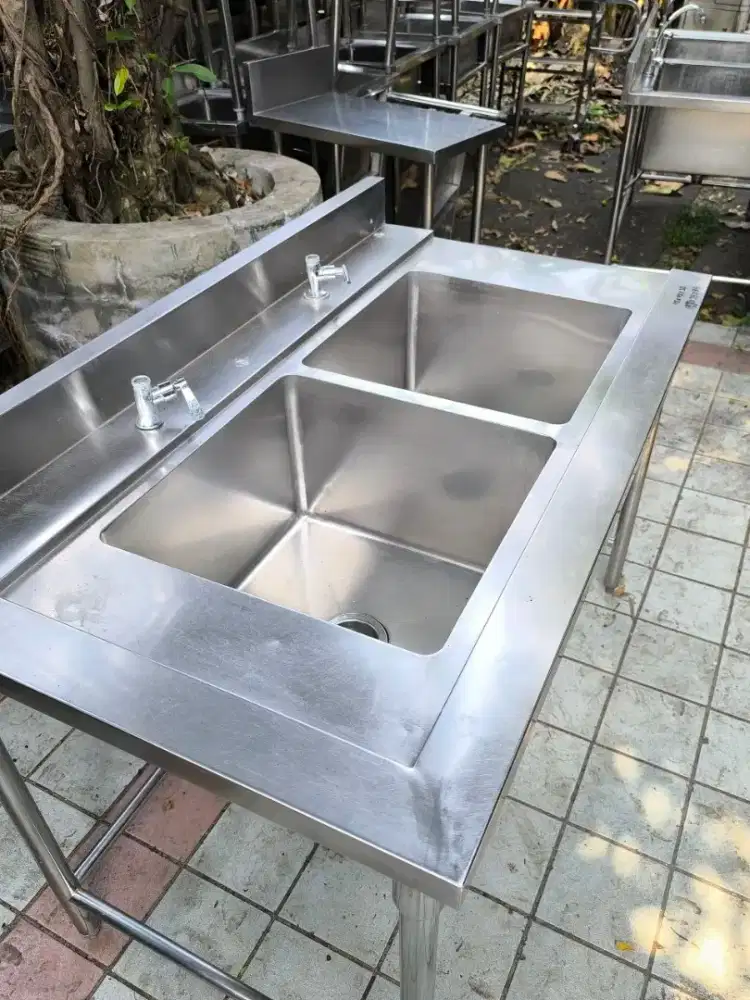 Double sink UK 133×75×85 
UK lubang sink 45×45×30

Harga 3,2jt