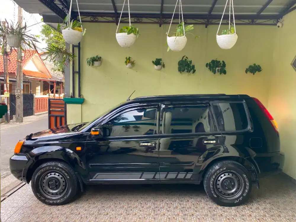 Dijual Nissan Xtrail T30 2.5 St. 2005 AT