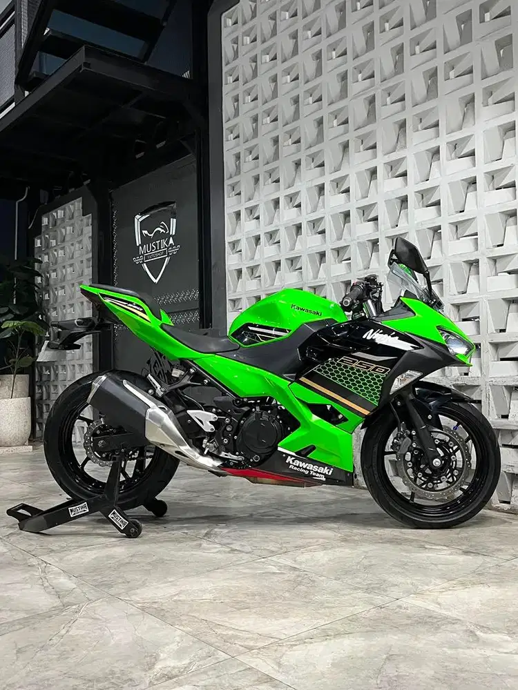 Terbatas!!Kawasaki Ninja 250 KRT th 2018 - Ayu Mustika