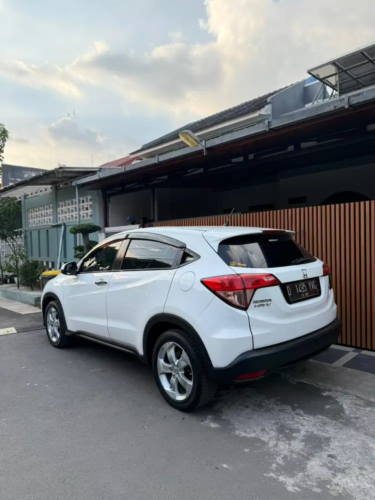 LowKm! Honda HRV E CVT 2016 putih bandung HR-V matic boleh tuker jazz