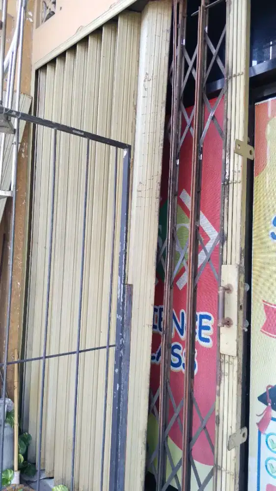 Folding gate bekas