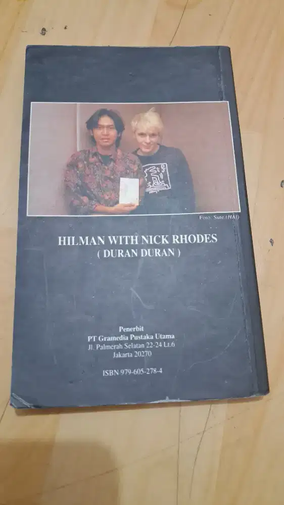 novel Lupus: Interview with the Nyamuk karya Hilman Hariwijaya.