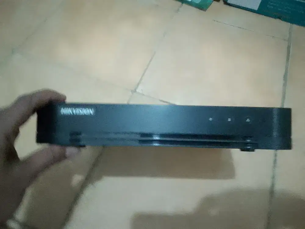 DVR Hikvision  DS-7204HQHI/UHK