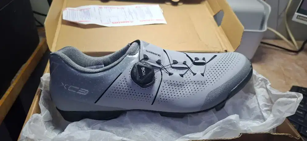 Sepatu Shimano XC Racing SH-XC302E Wide Fit