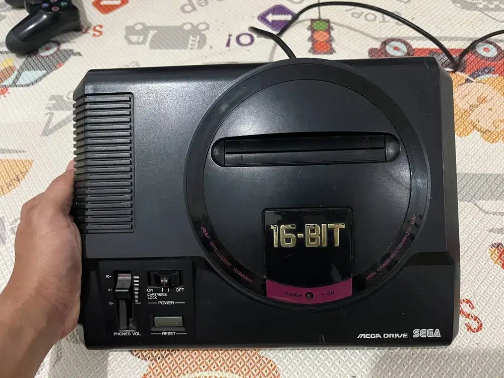 SEGA MEGA DRIVE MADE IN JAPAN ORIGINAL - UNTESTED / KOLEKTOR ITEM