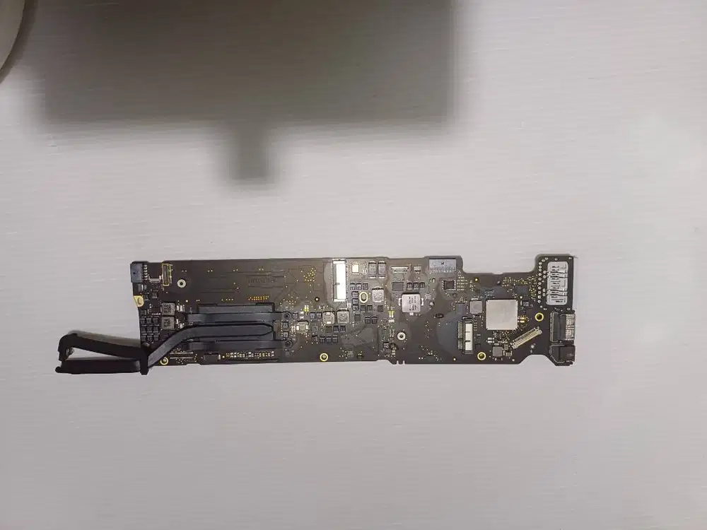 Motherboard Apple MacBook Air i5 - 13 inci A1466 RAM 8GB