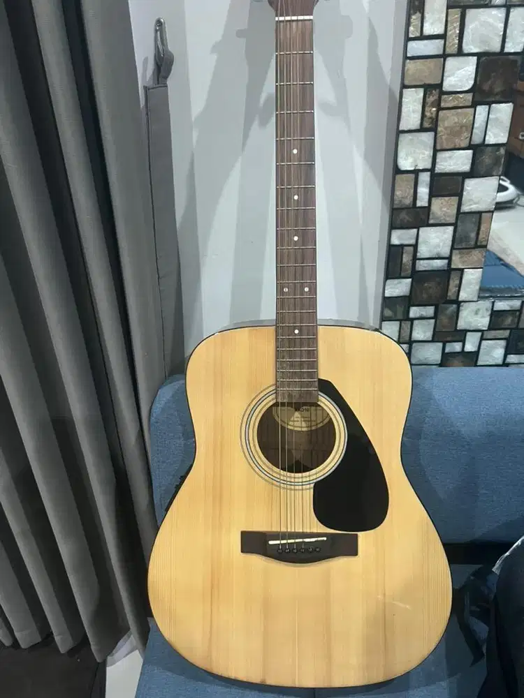 Sell : String Guitar Yamaha FX 310
