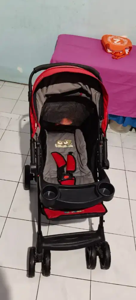Jual stroller masih bagus bisa dorong depan dan belakang