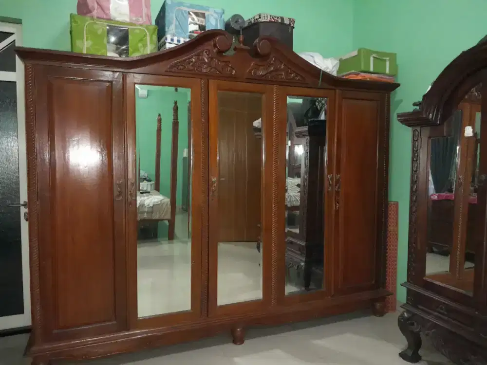 Furniture pelengkap rumah dari jati