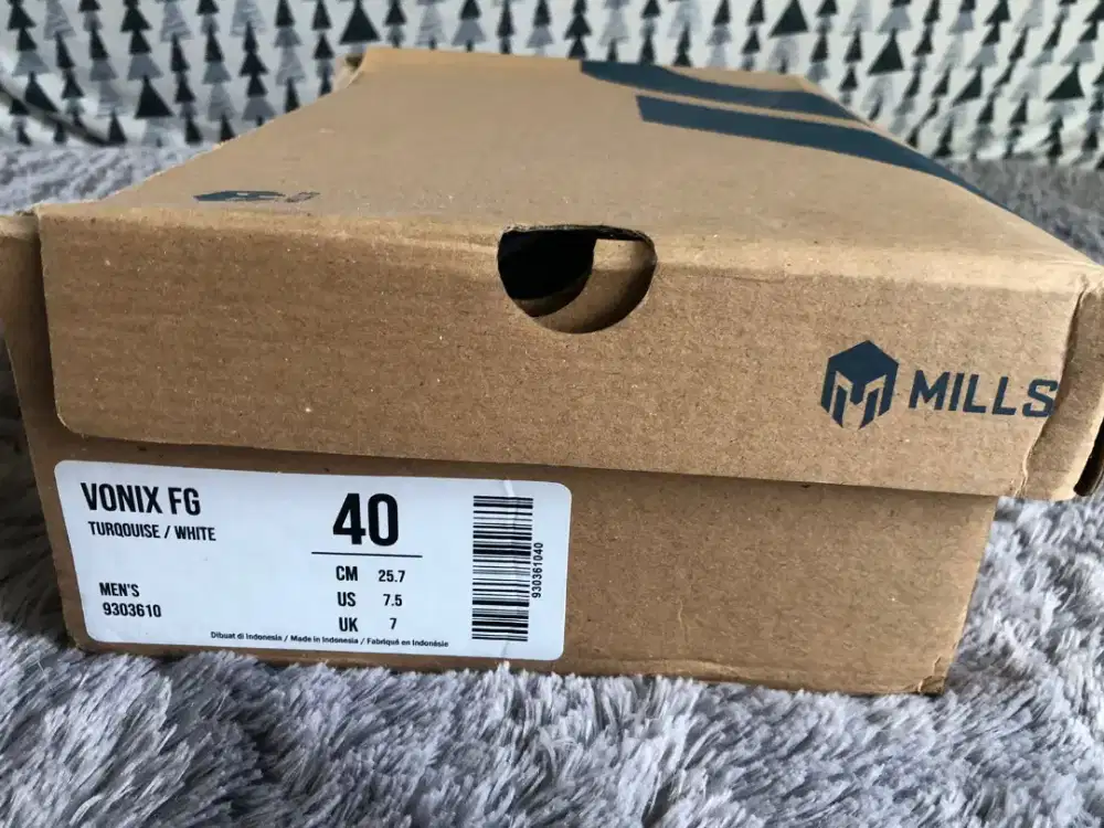 Sepatu Sepak Bola / mini soccer (Baru)