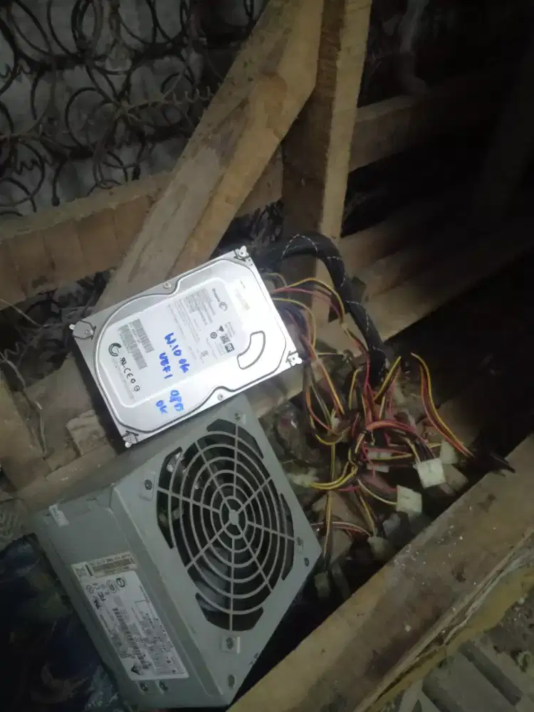 Hardisk Dan power supply