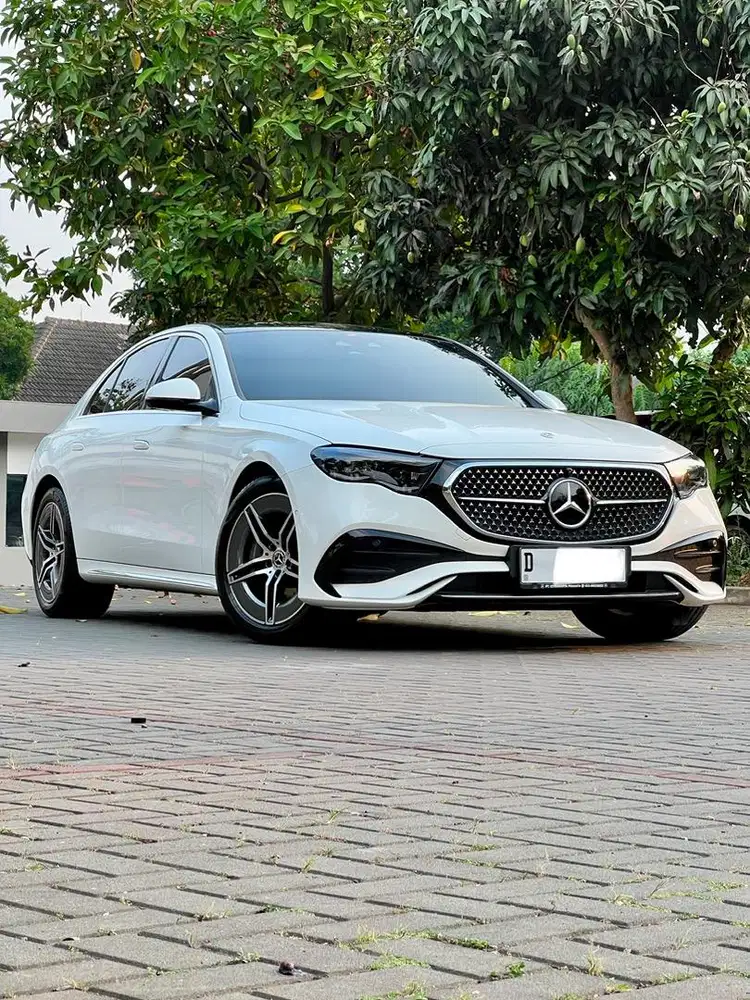 Mercedes Benz E300 AMG 2024 km 1rb