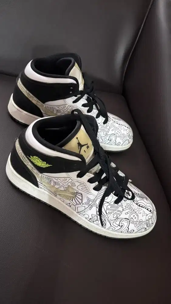 AJ 1 MID SE DIY Doodle GS