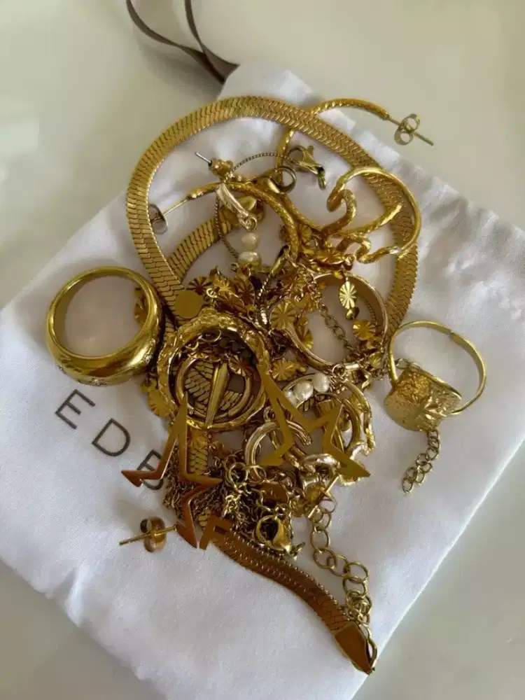 TERIMA JUAL BELI EMAS BERLIAN DAN JAM TANGAN MEWAH