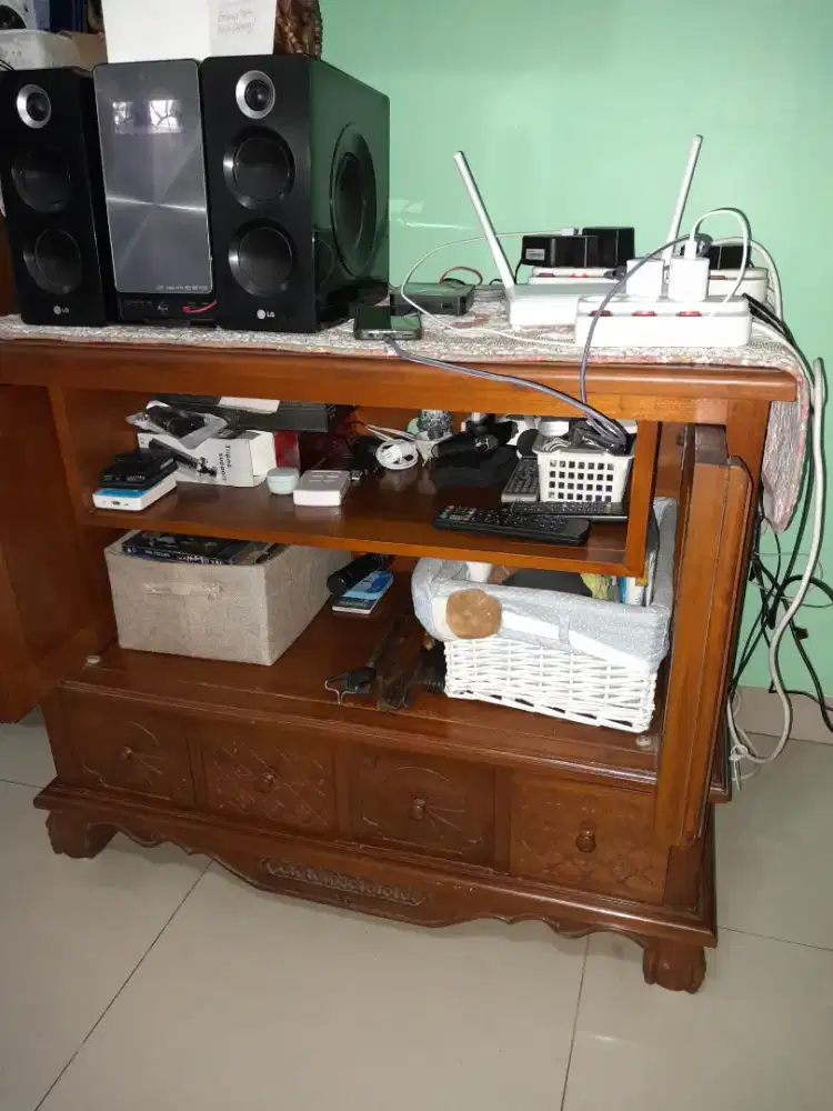 Lemari dan meja TV, sound system jati