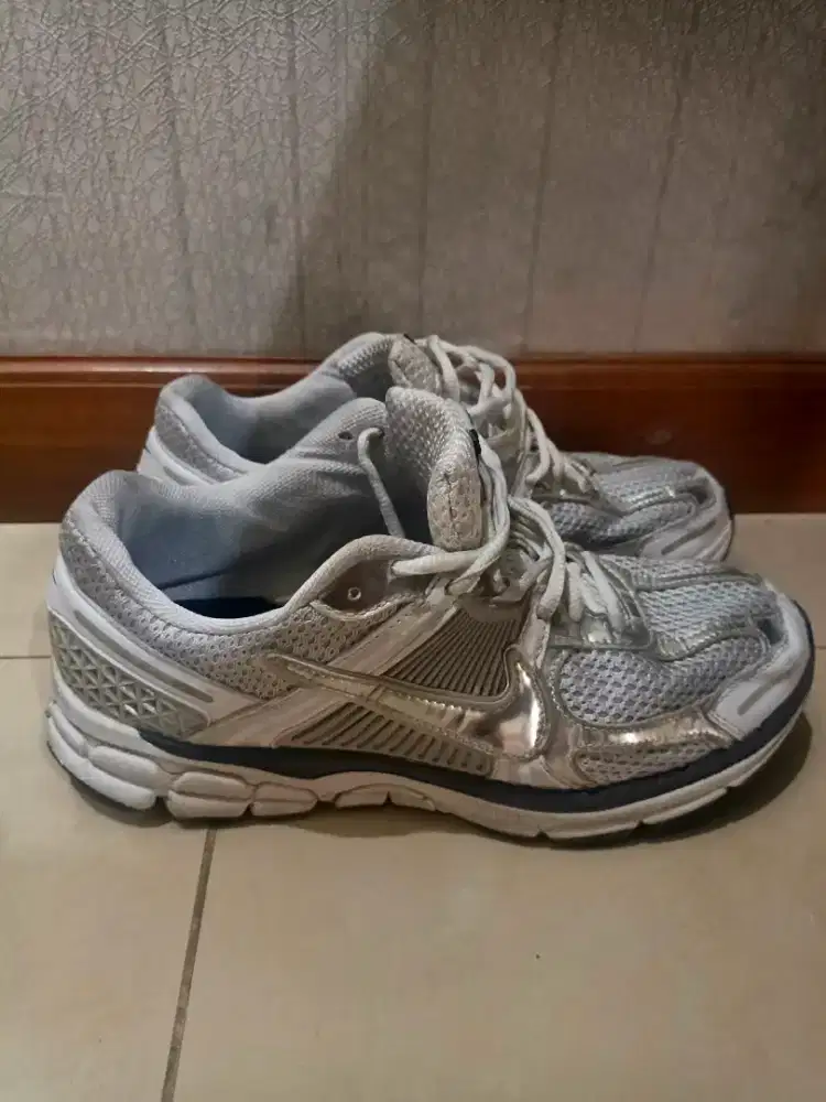 200 Bu euy, Nike vomero 5 lok Depok satset aza UK 43