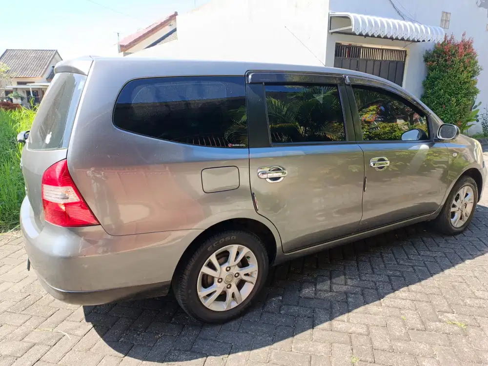 Nissan Grand livina 2012 Bensin