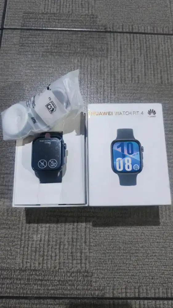 Huawei Watch Fit 4  
BELUM DINYALAKAN (baru)