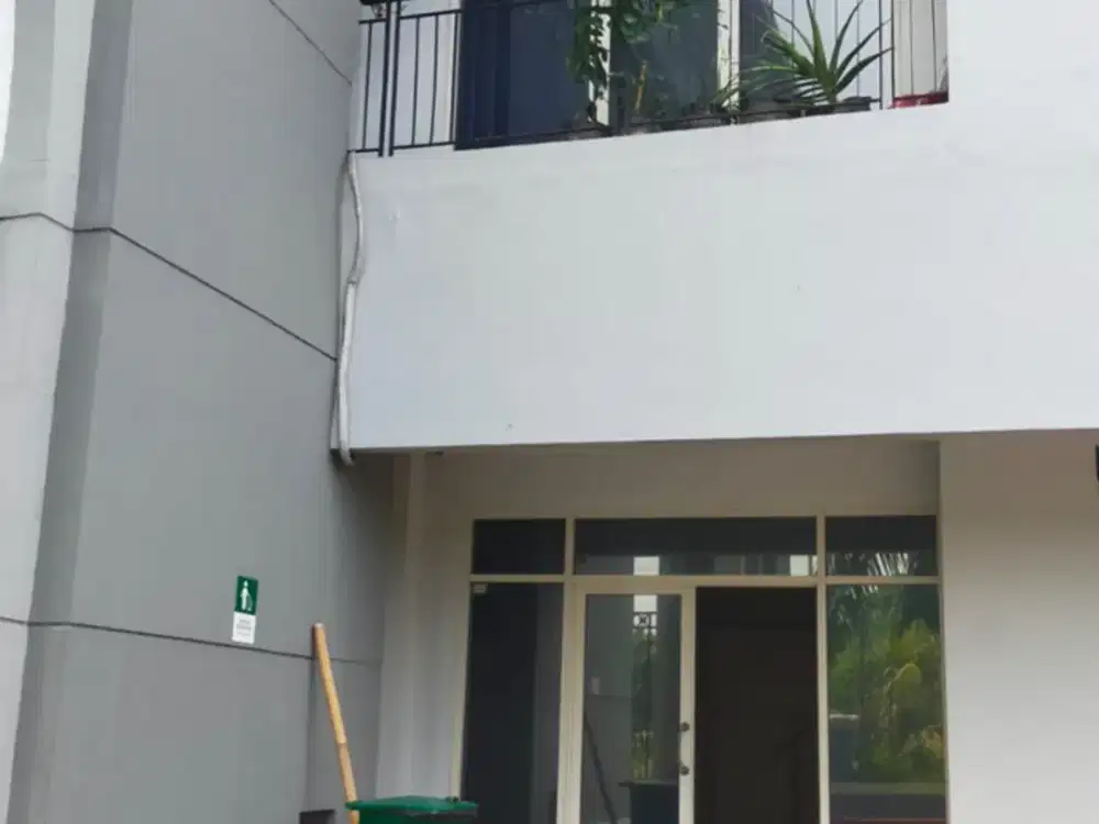 Disewakan cepat ruko siap pakai di kompleks MOI kelapa gading square jakarta utara