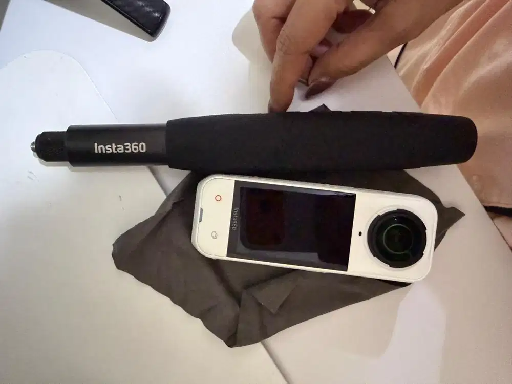 Insta 360 with selfie stik
