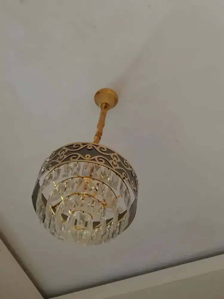Lampu kristal hias