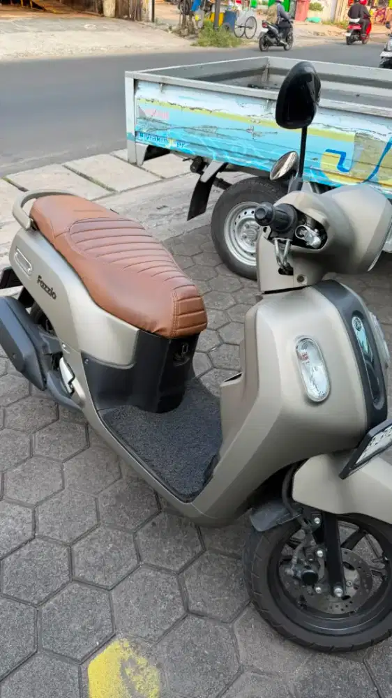 YAMAHA FAZIO LUX HYBRID - TITAN