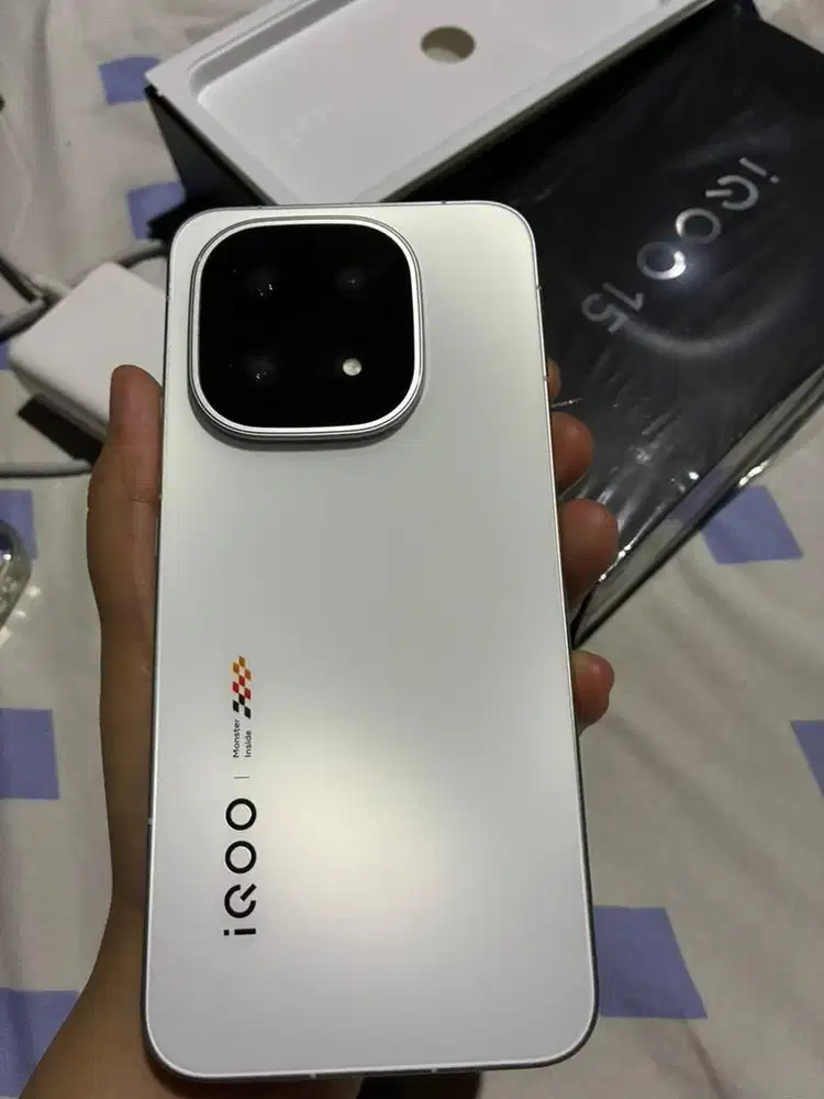 IQOO 15 putih 12 256 fullset garansi on