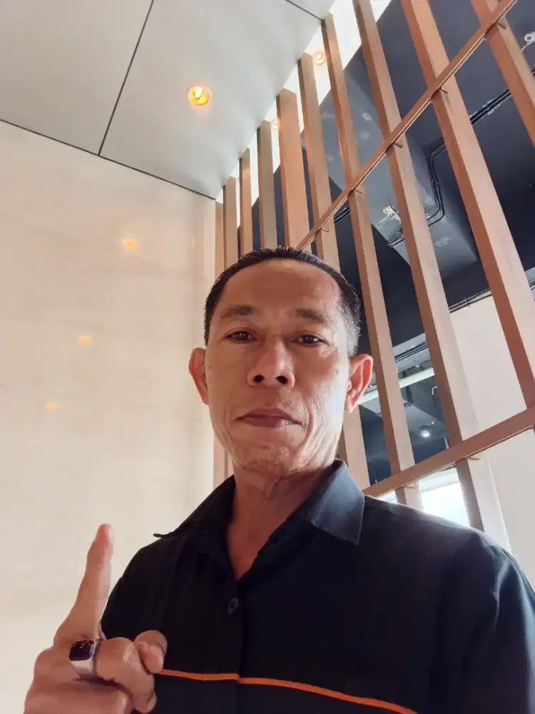 Pencari nafkah kerja sejati jujur profesional dan bertanggung jawab