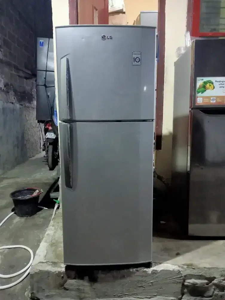 Di jual kulkas LG 2 pintu
