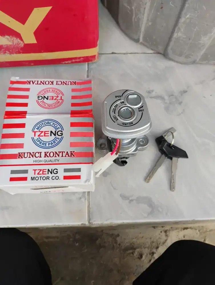 Kontak kunci Vixion NVL merek tzeng, baru