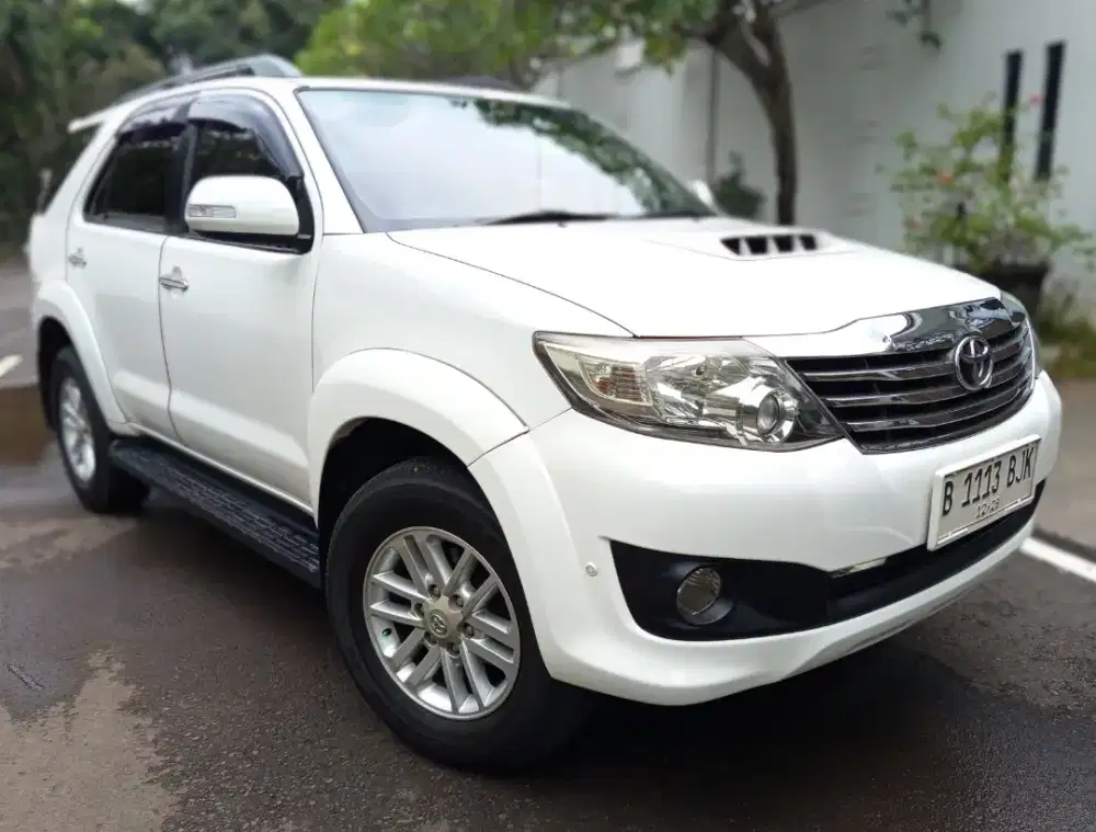 Toyota Fortuner 2.5 G AT VNT Turbo Diesel 2013 Putih Istimewa Sekali