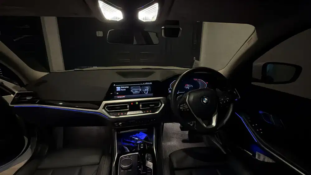BMW 320i 2022 Bensin