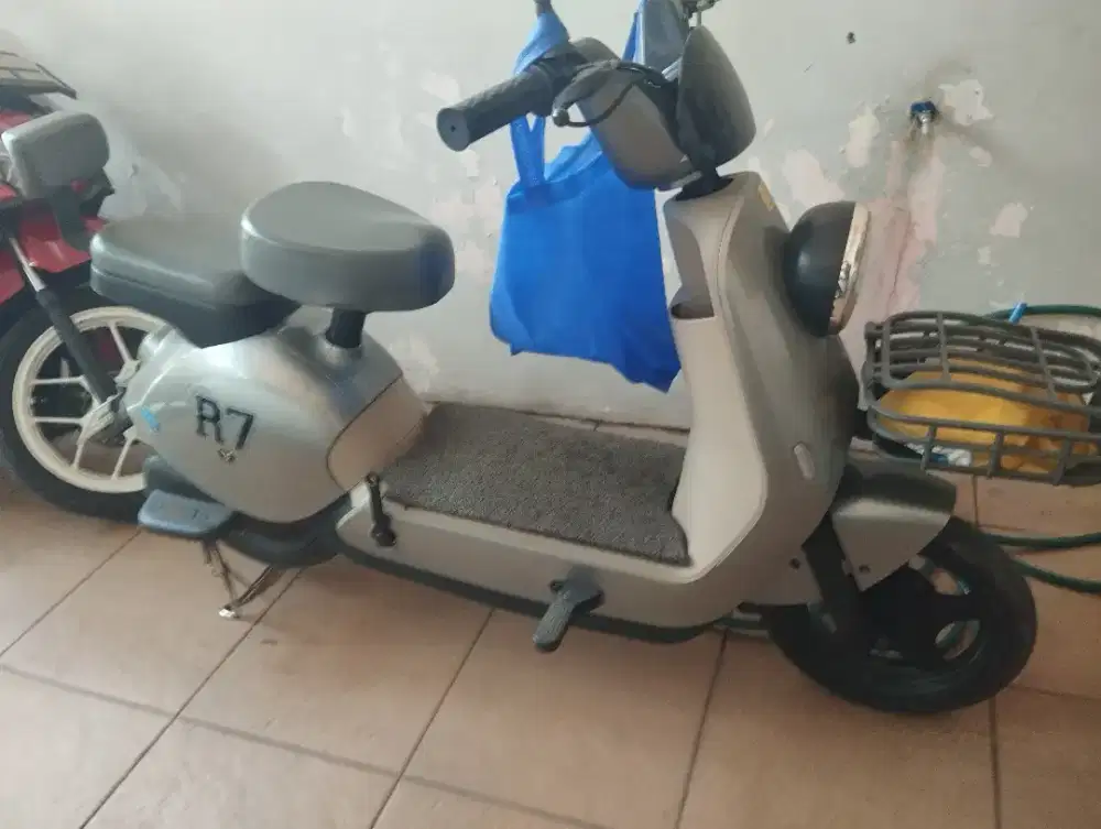 Sepeda Listrik Uwinfly R7