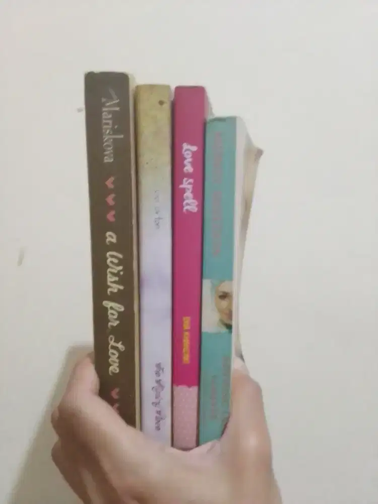 4 Buku Novel Free Ongkir. Judul di Deskripsi