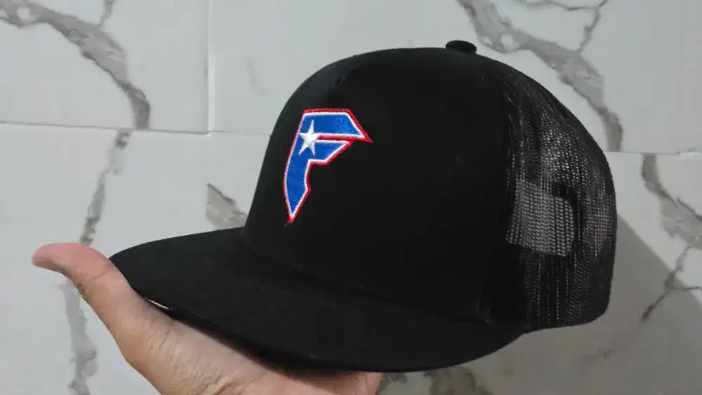 Second Trucker FAMOUS Stars and Straps Mulus