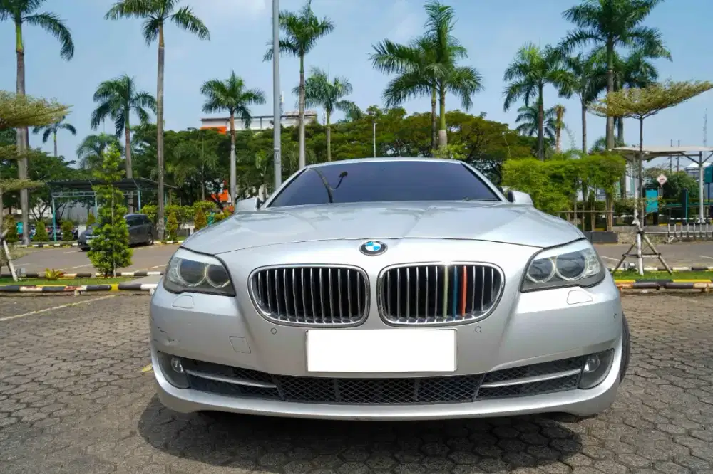 BMW 523i 2011 Sunroof, Pribadi, terawat No Malfunction, siap pakai