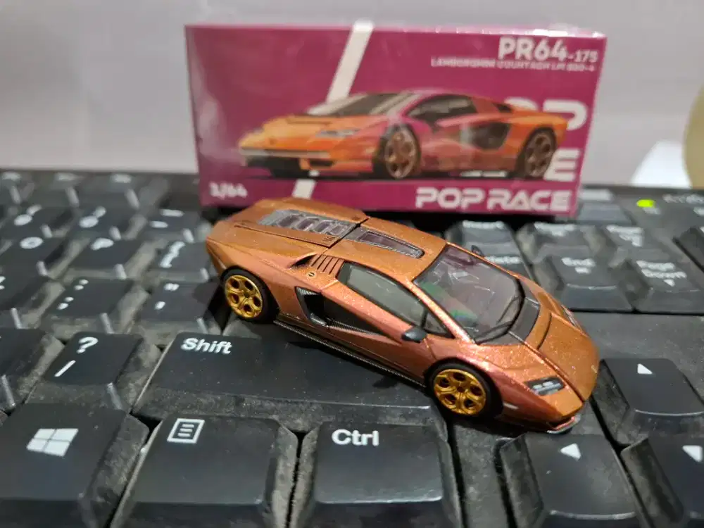 PopRace Lamborghini countach warna bunglon
