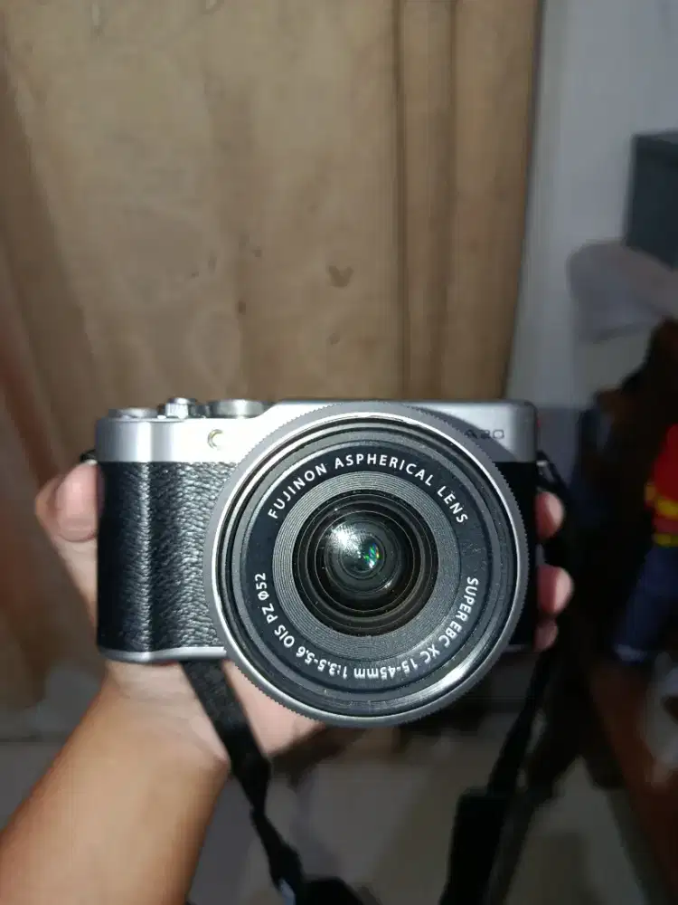Kamera Mirrorless Fujifilm X‑A20 + Lensa Kit XC 15‑45mm OIS PZ