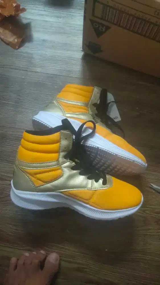 Sepatu Senam Wanita