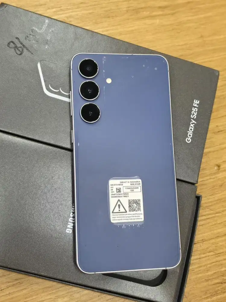 Samsung S25 FE 5G 8/512 gb garansi aktif sampai Maret 2027