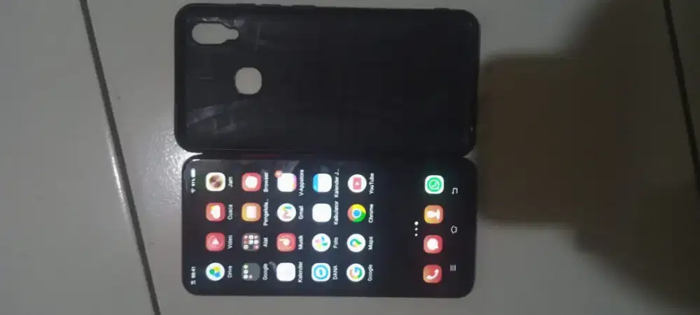 Vivo y95 
ram 4
kamera b/d
batre awet 
sidik jari on