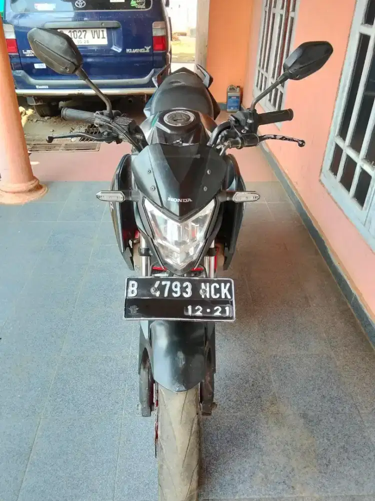 Di jual Honda cb 150R tahun 2016