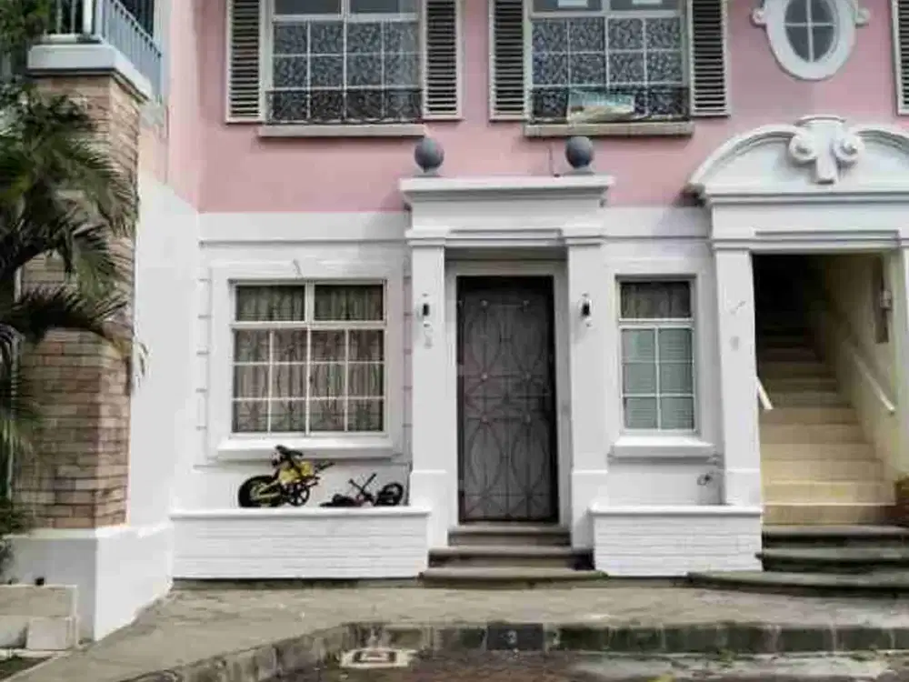 Dijual town house taman Paris lantai  dasar