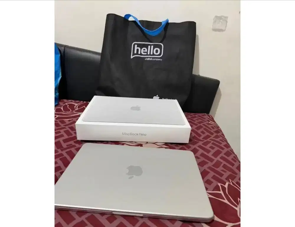 Macbook Neo Resmi Bli Bli like new 100%